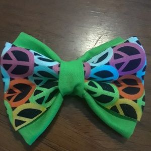 Double stacked peace bow